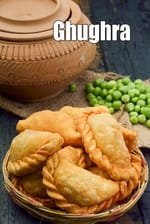 ghughra recipe | Jamnagari ghughra | vatana na ghughra | green peas ghughra | matar gujiya / karanji |