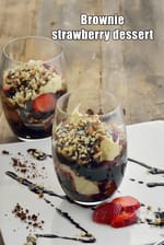 Brownie strawberry dessert recipe | eggless dessert with custard and chocolate sauce