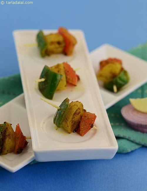 Aloo Hara Masala | Tarla Dalal