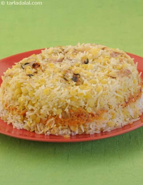 Bohri Khichdi ( Desi Khana ) recipe, Khichadi Recipes | Tarla Dalal