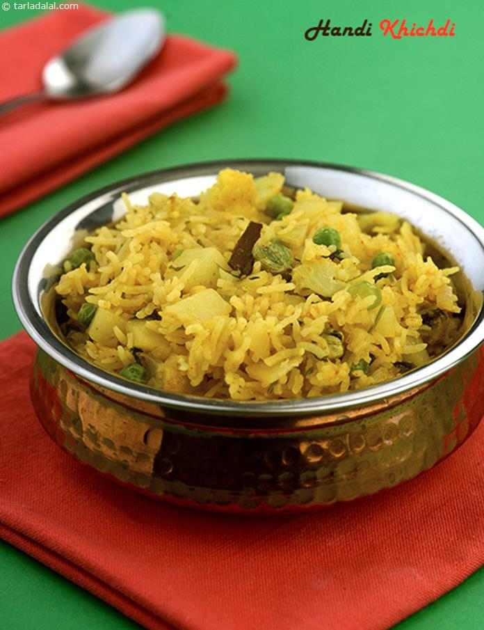 Handi Khichdi recipe | Tarla Dalal