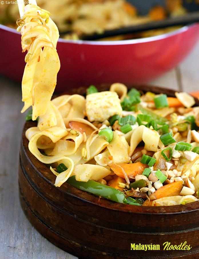 Malaysian noodles recipe | Indian style veg?Malaysian noodles |?Malaysian noodles with tofu or paneer | | Tarla Dalal