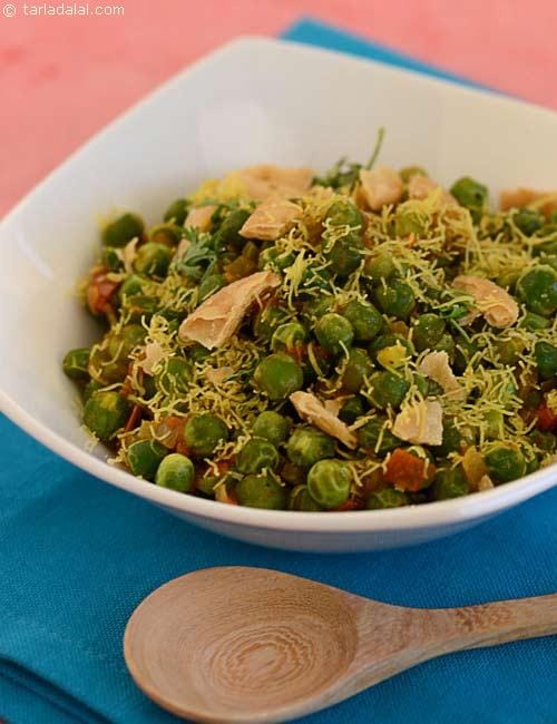 Matar Ghugni ( Microwave Recipe) | Tarla Dalal