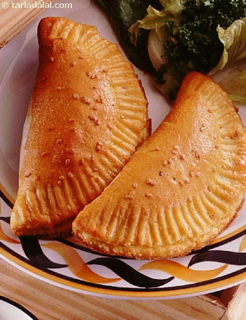 Mini Calzone | Tarla Dalal