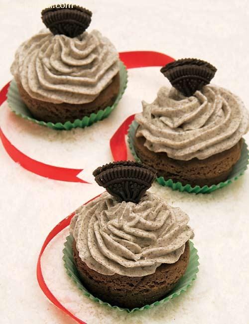 Oreo Cupcake ( Cupcakes Recipe) | Tarla Dalal