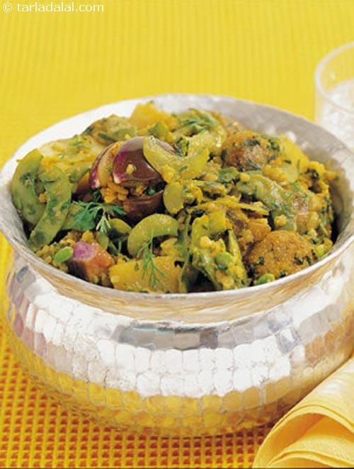 Pressure Cooker Oondhiya | Tarla Dalal