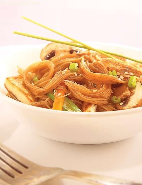 Spicy Stir- Fried Rice Noodles | Tarla Dalal