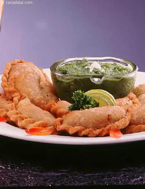 Cabbage Ghughras Recipe (Snack Recipes)