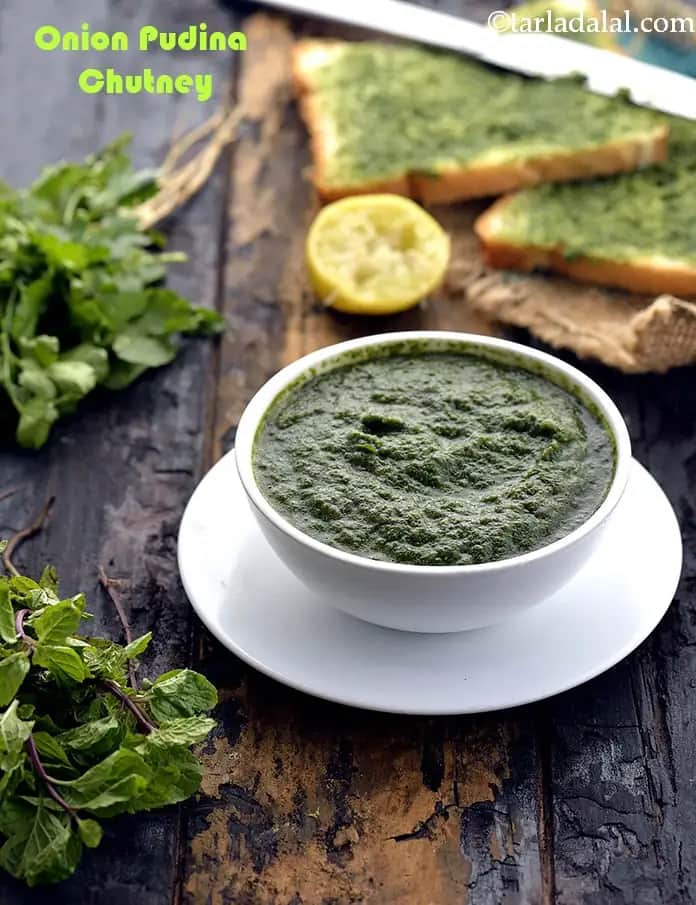 Onion Pudina Chutney Recipe