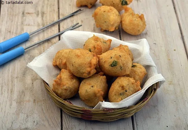  बोन्डा, उड़द दाल बोन्डा - Urad Dal Bonda, Ulundu Bonda 