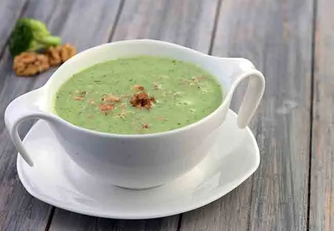 Broccoli and Walnut Soup