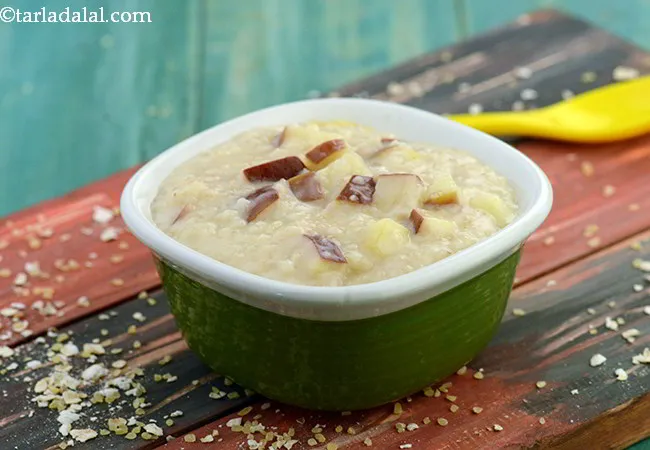 Broken Wheat, Oats and Apple Porridge