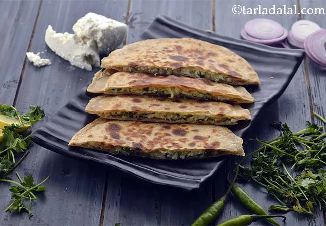 cabbage paneer paratha | cabbage and paneer paratha | gobi paneer paratha