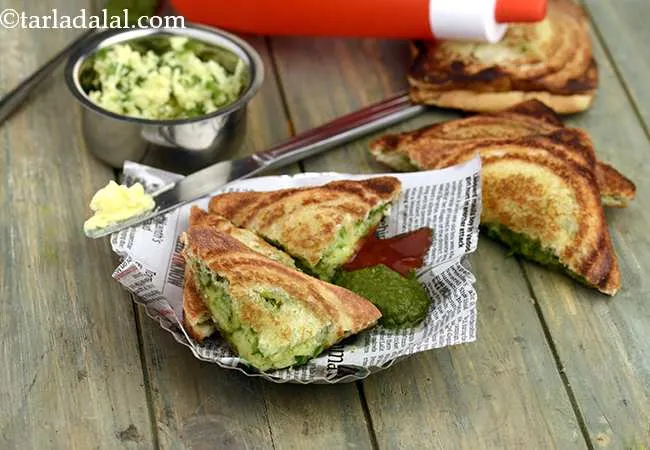 Cheese Chilli Toast ( Mumbai Roadside Snack)