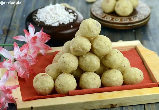 Coconut and Rava Ladoo recipe | rava coconut ladoo | sooji laddu |