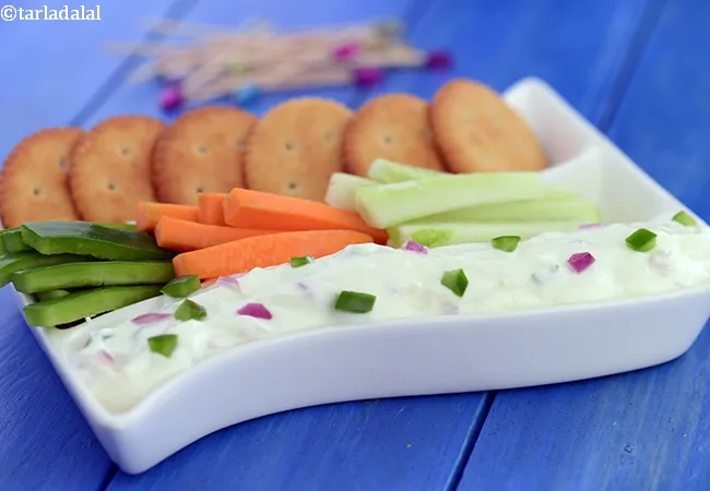 Creamy Onion and Capsicum Curd Dip