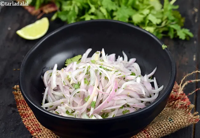 કાંદા નું સલાડ રેસીપી | કાચા કાંદા નું સલાડ | સલાડ બનાવવાની રેસીપી | કાંદા નું સલાડ હૃદય માટે ફાયદાકારક | Onion Salad