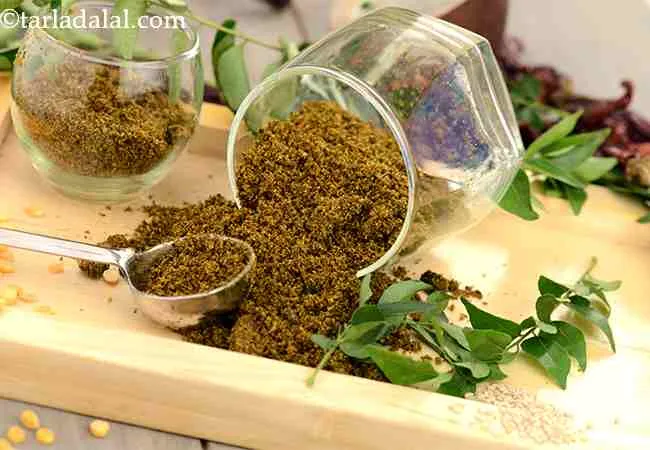  करीवेपिल्लई पोड़ी - Karuveppilai Podi, South Indian Curry Leaves Powder 