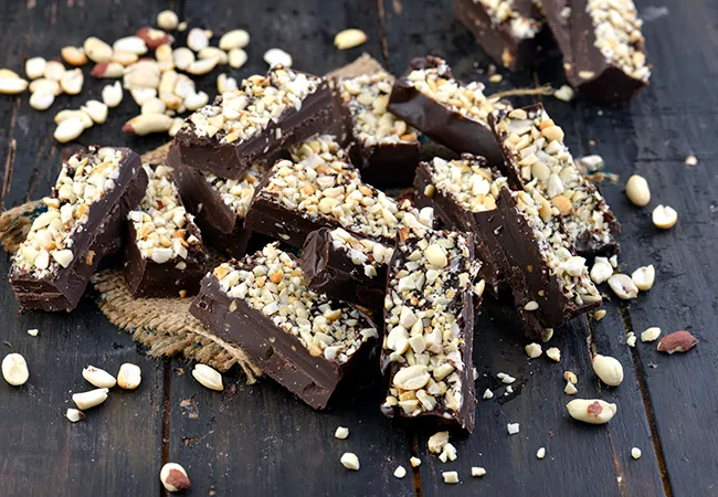 Low- Carb Chocolate and Peanut Bars, No Bake