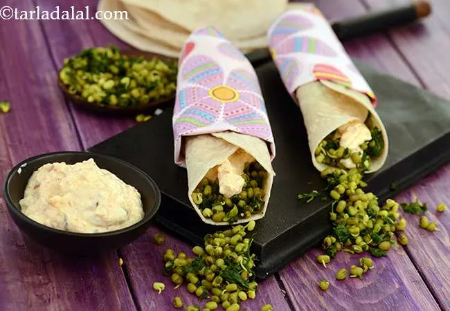 मेथी एण्ड मूंग स्प्राउट्स रैप - Methi and Moong Sprouts Wrap