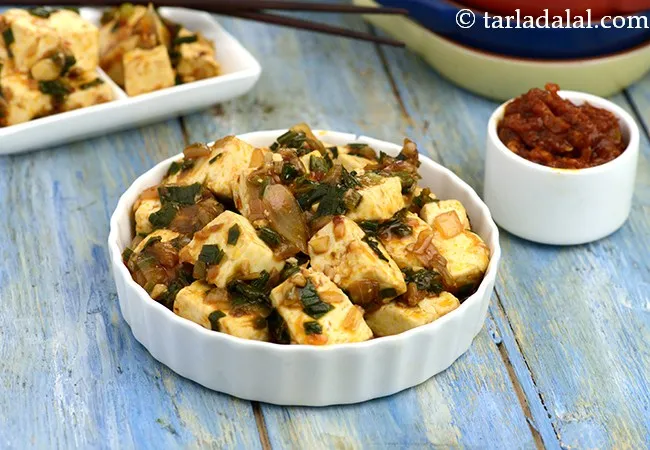 Paneer and Spring Onions in Schezuan Sauce