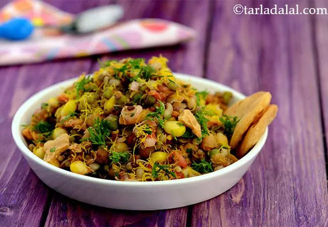 स्प्राउटस् एण्ड कॉर्न चटपटा चाट - Sprouts and Corn Chatpata Chaat