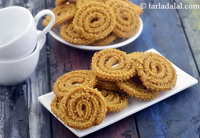 गेहूं के आटे की चकली बनाने की रेसीपी, जार स्नैक | Whole Wheat Flour Chakli Recipe, Jar Snack