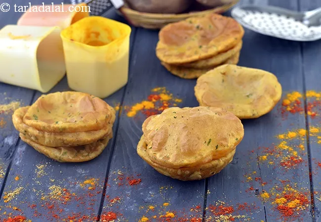aloo ki puri recipe | aloo poori | masala poori | potato poori |