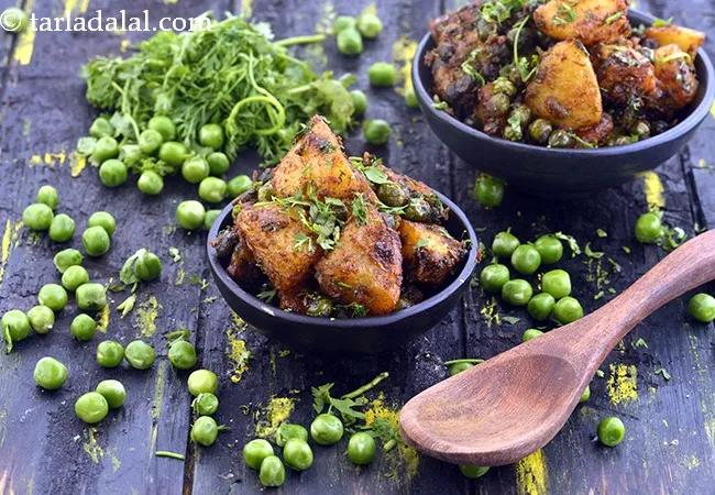 aloo matar ki sukhi sabzi recipe | dry aloo matar sabzi | quick Indian aloo matar | potato peas sabzi |