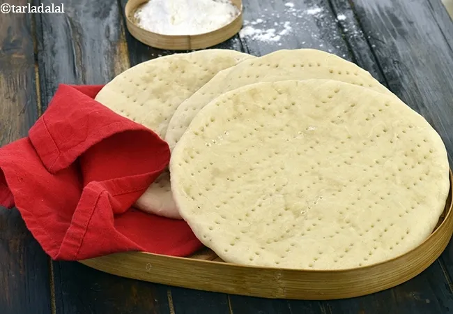 basic pizza base recipe | Indian style pizza base | oven cooked base for pizza with yeast | thin pizza base |