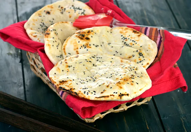  नान रेसिपी | बटर नान रेसिपी | पंजाबी तवा नान | - Butter Naan, How To Make Butter Naan 
