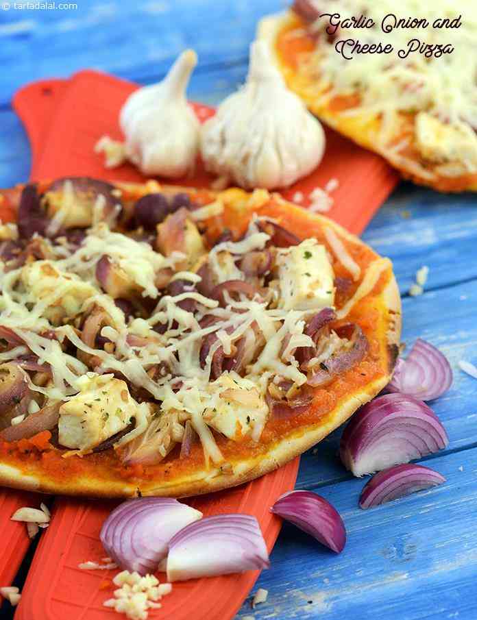 Calories in Garlic Onion and Cheese Pizza