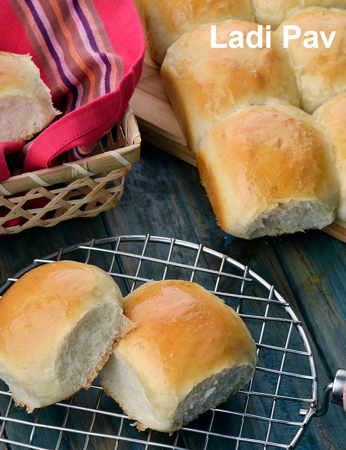 Calories in Ladi Pav, Eggless Homemade Laadi Pav Buns