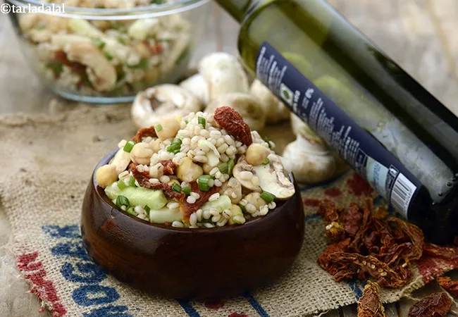 chick pea, vegetable barley salad with balsamic dressing | kabuli chana vegetable salad | healthy Indian barley salad with chickpeas | vitamin b1, b3, folic acid rich salad |