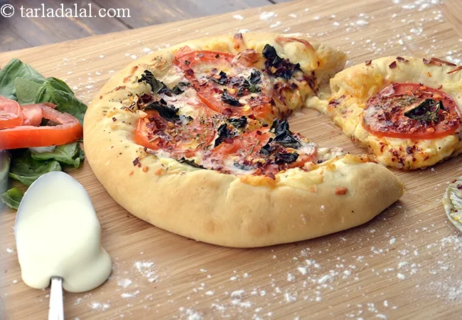 four cheese pizza recipe | Indian style four cheese pizza | mozzarella cheddar processed cheese pizza
