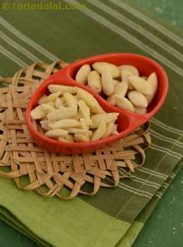 peeled and sliced almonds