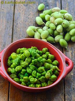 boiled fresh hara chana