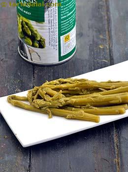 Canned green asparagus spears 