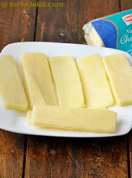 sliced cheddar cheese