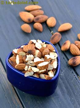 chopped and roasted almonds
