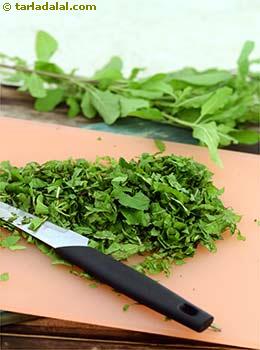 chopped tulsi leaves