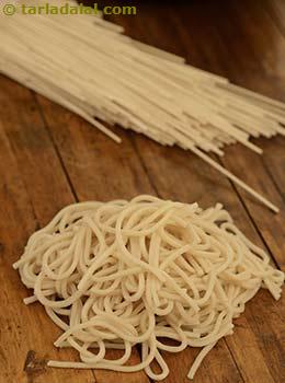 cooked whole wheat noodles