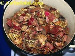 dried pomegranate skin