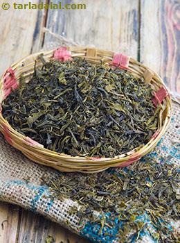 Kashmiri green tea leaves