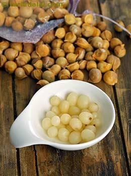 peeled kashmiri garlic