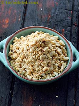 roasted and crushed peanuts