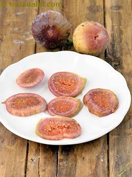 sliced figs