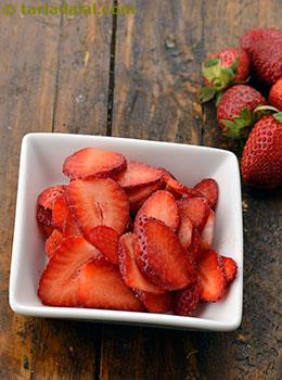 sliced strawberries