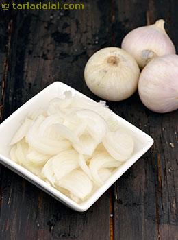 sliced white onion