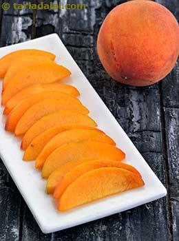 sliced peaches